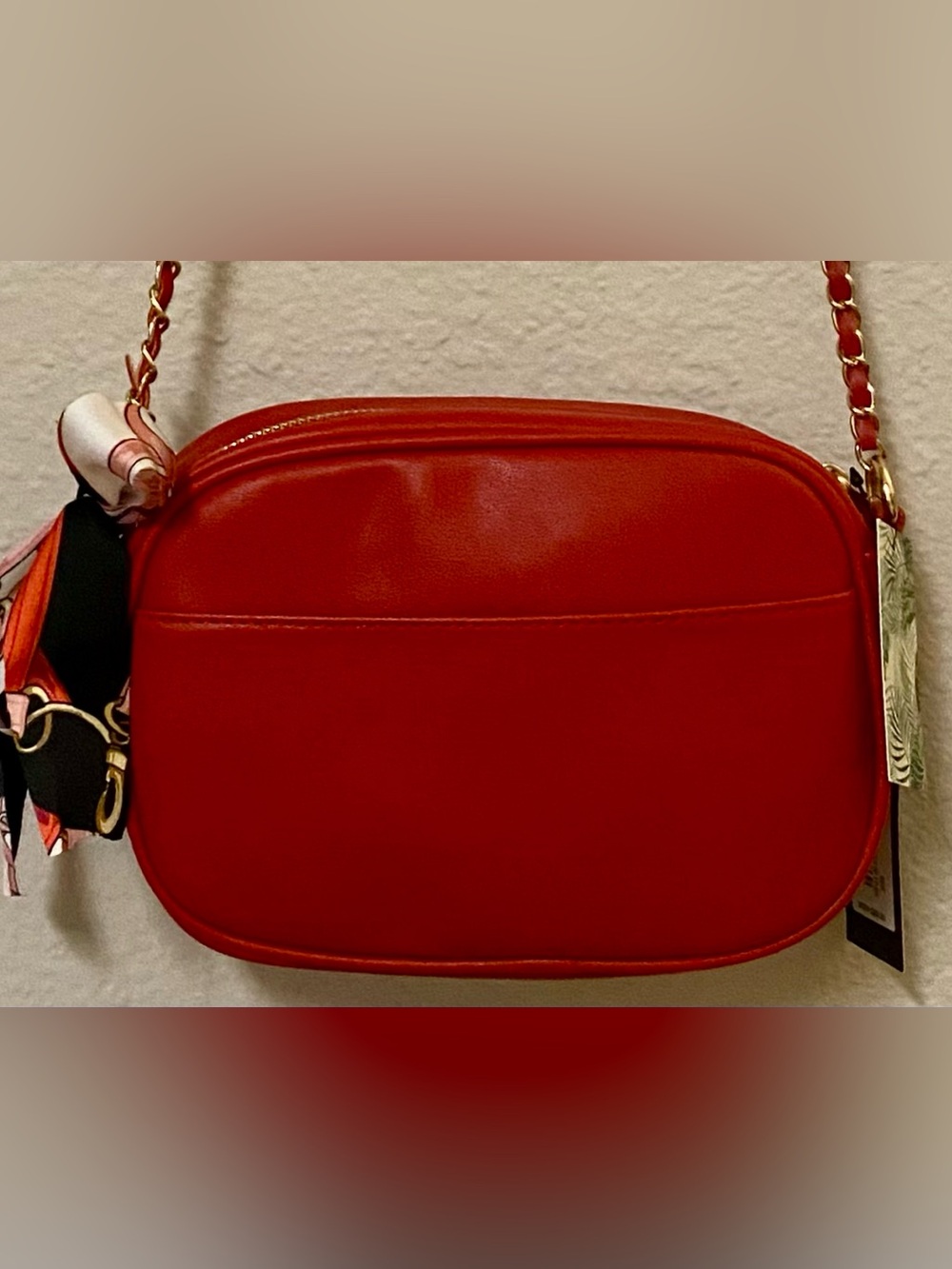 Badgley Mischka Red Diamond Quilted Chain Camera Bag - NWT! - Picture 2 of 9
